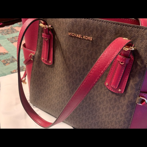 New Michael Kors With with Dust bag - Picture 2 of 5